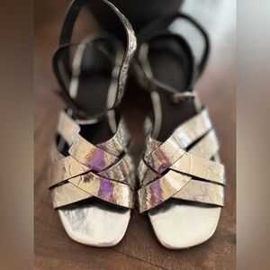 EUC Tory Burch Silver Women's Sandals SIZE 7.5